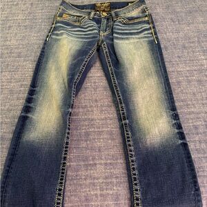 Jeans with most in size 29w x 32, 30R and 30w x 32. Buckle, American Eagle, etc